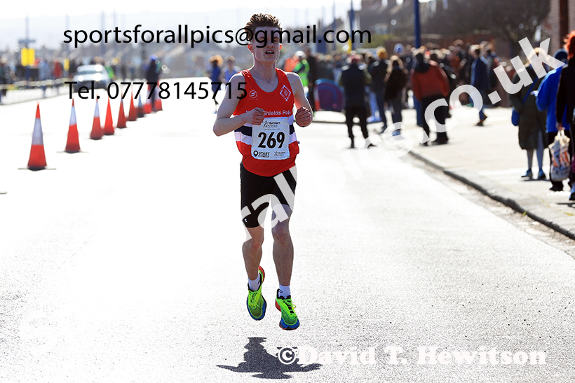 Boys under-15s 5k, 2025 Northern 12 and 6 Stage Road Relays and Junior 5k, Redcar. Photo: David T. Hewitson/Sports for All Pics